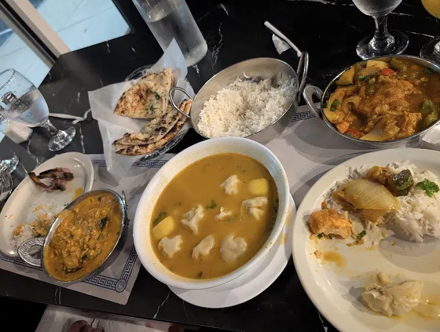 Everest Bistro