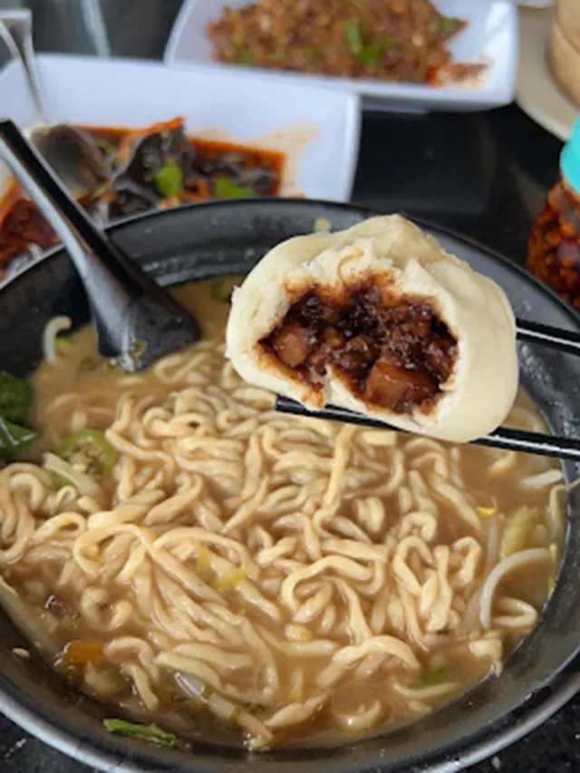 Jade Dumpling & Noodle House