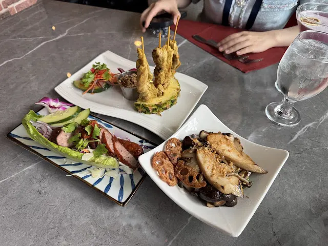 DEN THAI - Tapas & Wine
