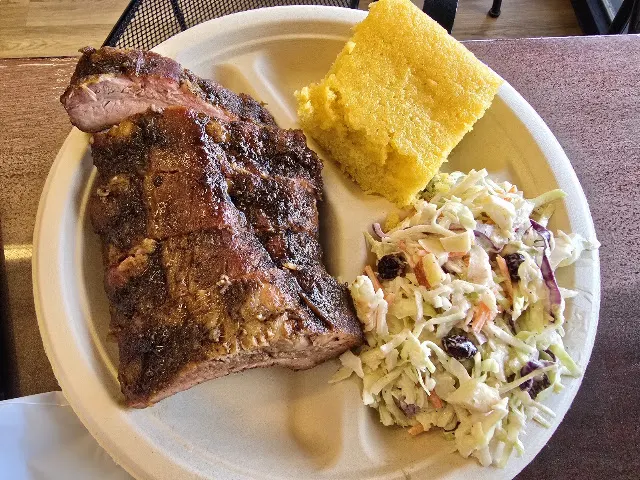 Smokin' Outlaw Kitchen